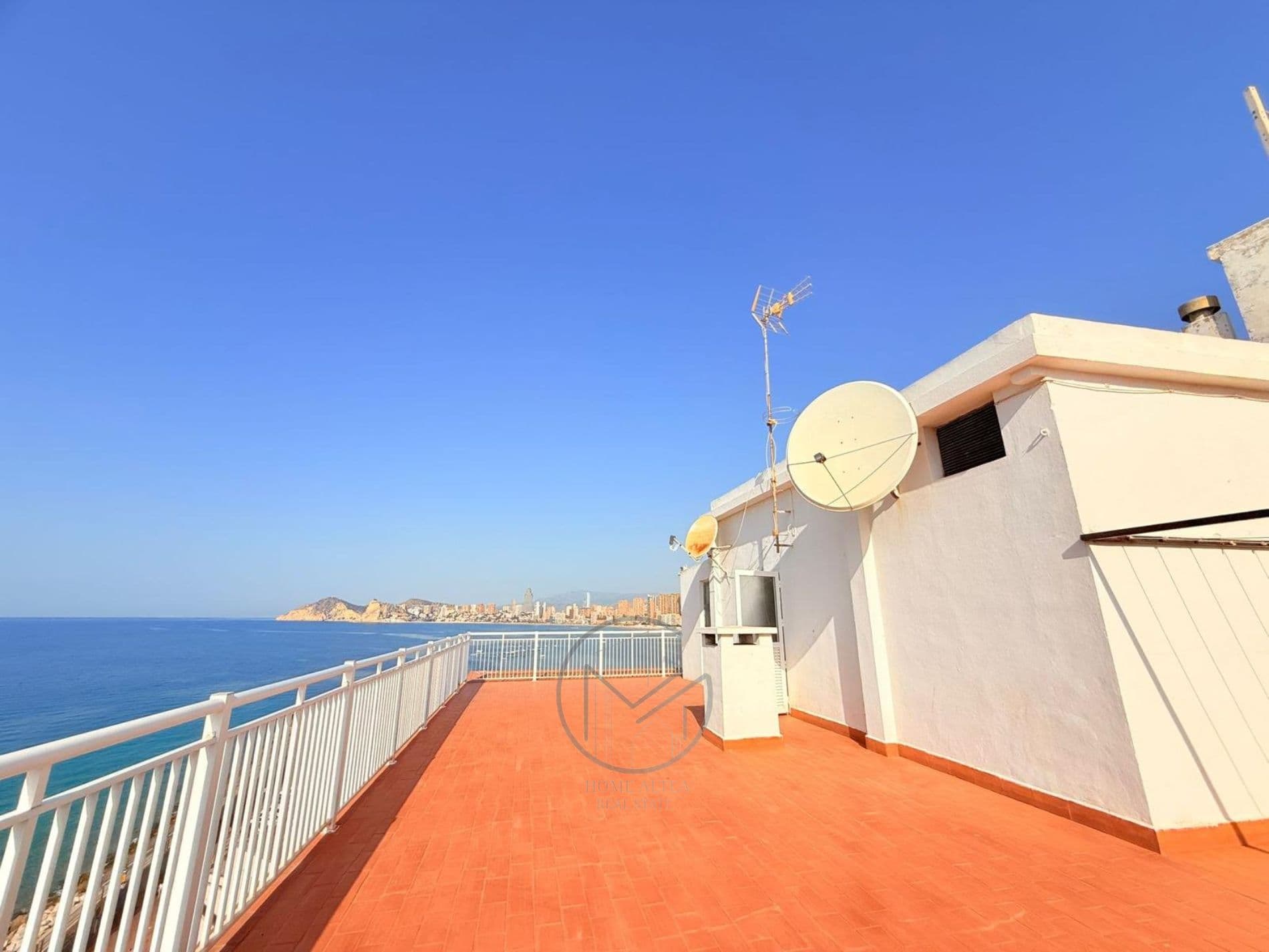 PISO PRIMERA LINEA PUERTO BENIDORM - 37